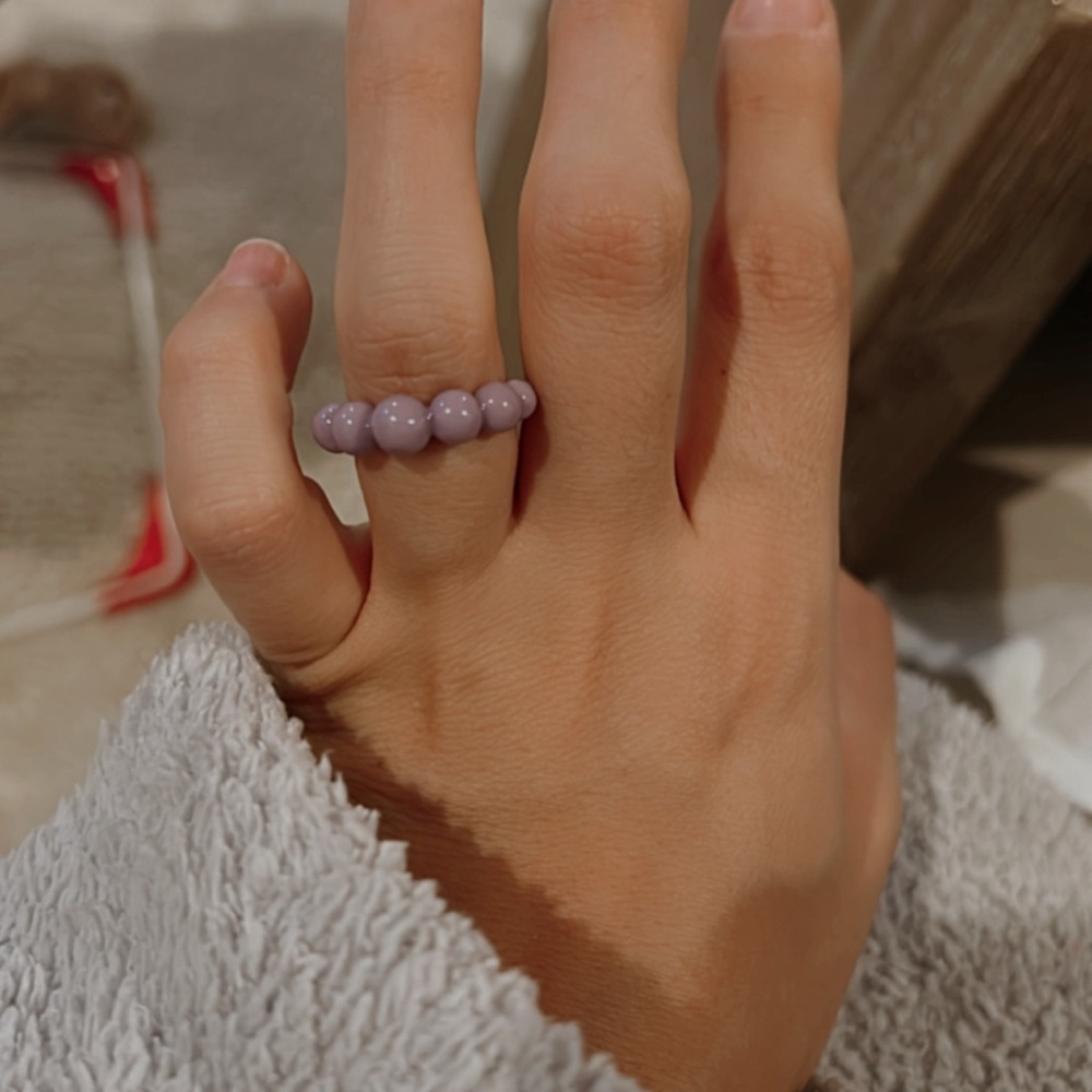 Resin ring - Picture 3 of 6